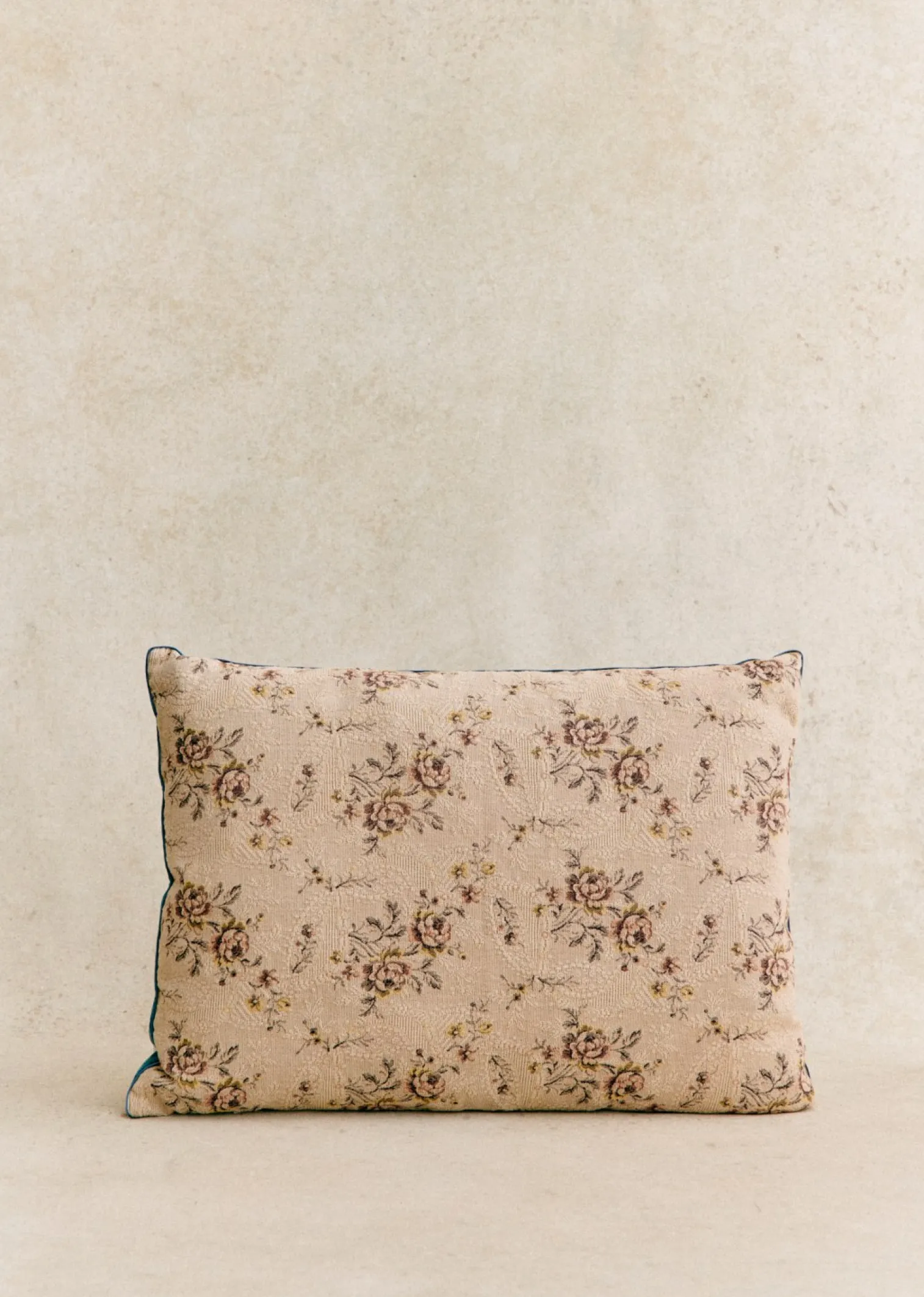 Sezane Coussin Vintage - Très Grand Modèle- La Sélection Vintage | Les Tissus