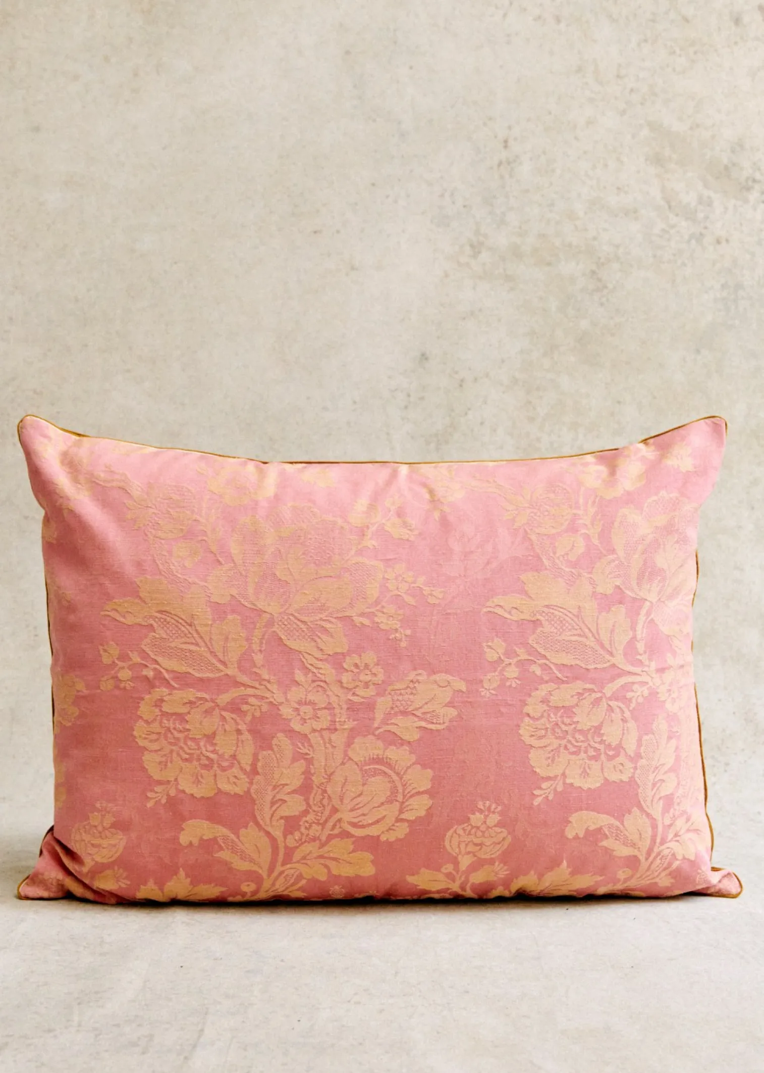 Sezane Coussin Vintage - Très Grand Modèle- La Sélection Vintage | Les Tissus