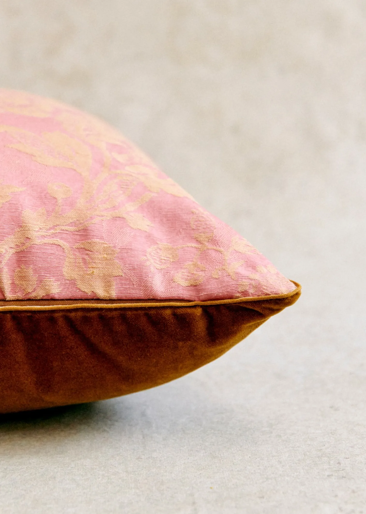 Sezane Coussin Vintage - Très Grand Modèle- La Sélection Vintage | Les Tissus