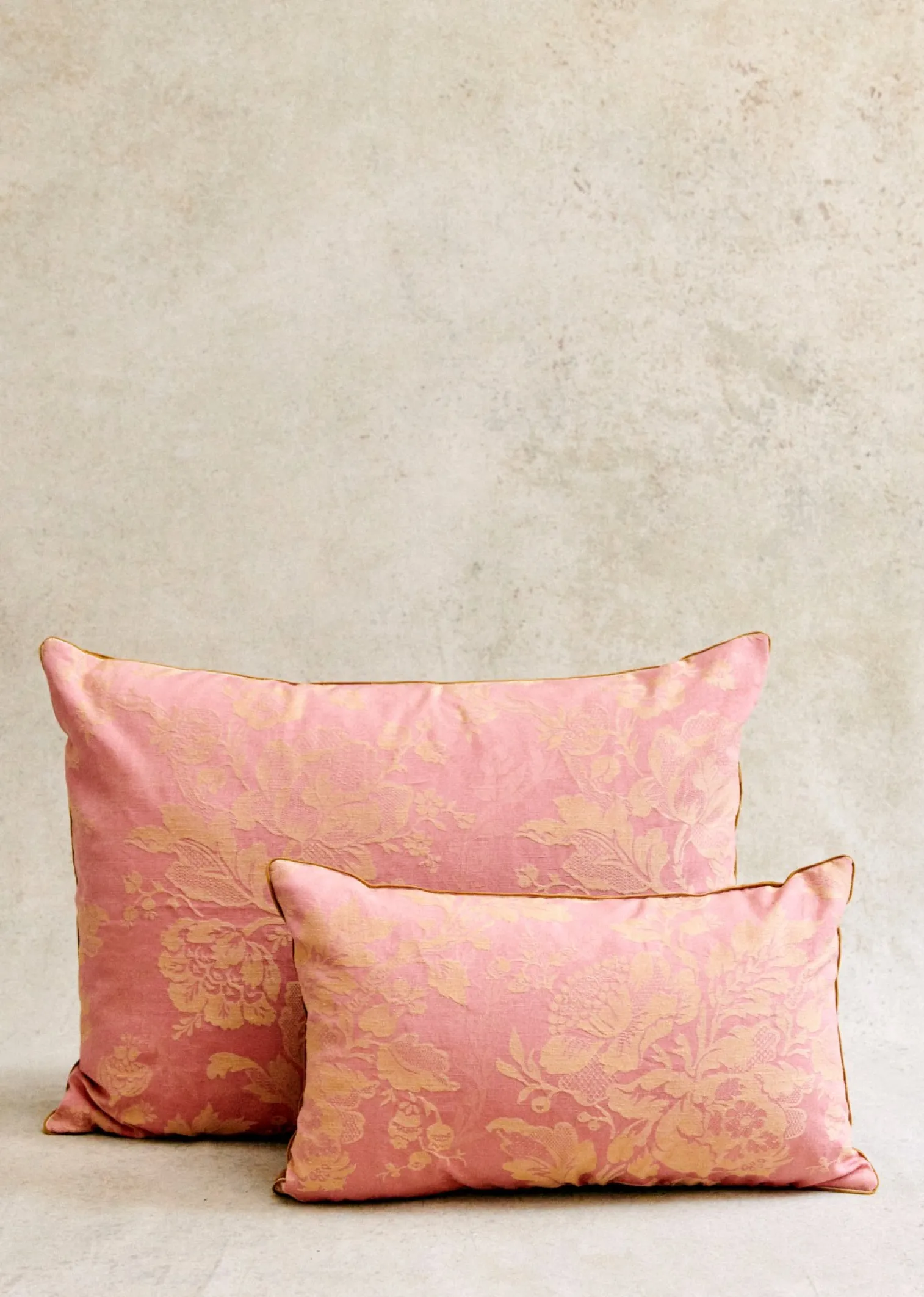 Sezane Coussin Vintage - Très Grand Modèle- La Sélection Vintage | Les Tissus