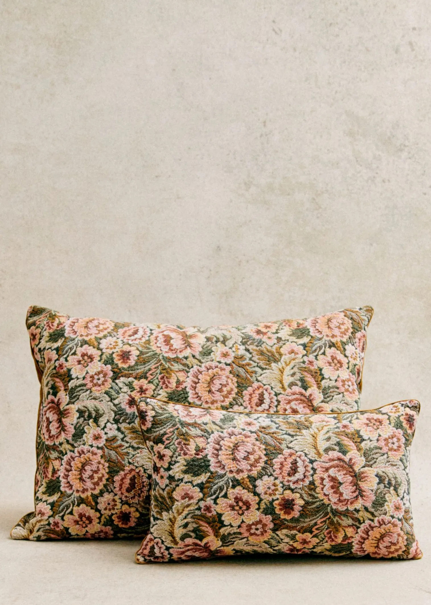 Sezane Coussin Vintage - Très Grand Modèle- La Sélection Vintage | Les Tissus