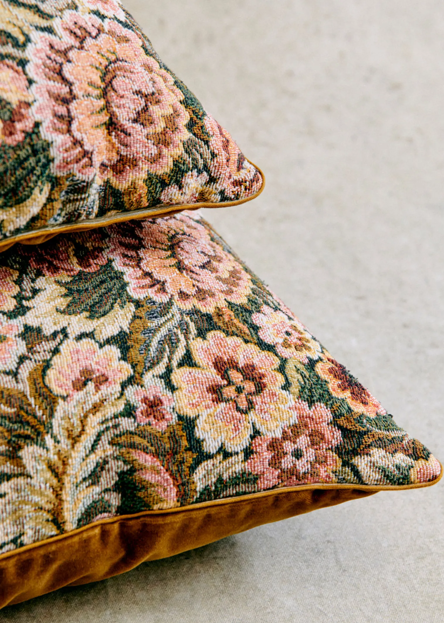 Sezane Coussin Vintage - Très Grand Modèle- La Sélection Vintage | Les Tissus