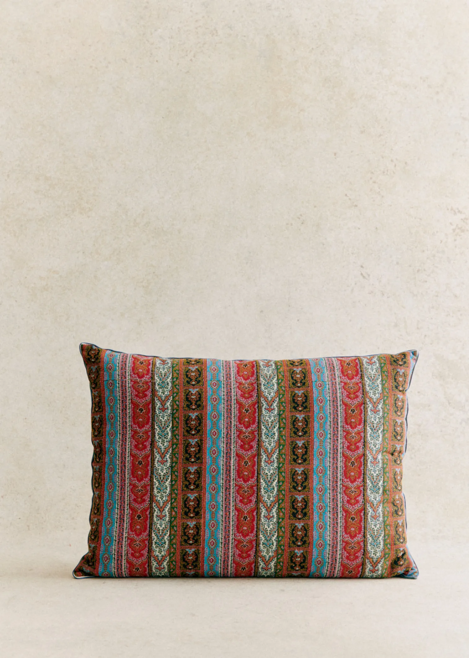 Sezane Coussin Vintage - Très Grand Modèle- La Sélection Vintage | Les Tissus