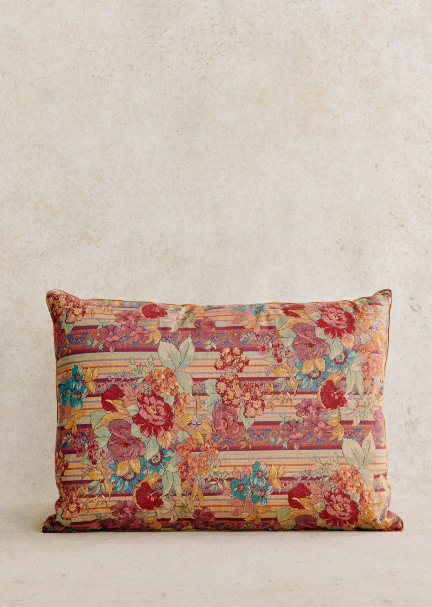 Sezane Coussin Vintage - Très Grand Modèle- La Sélection Vintage | Les Tissus