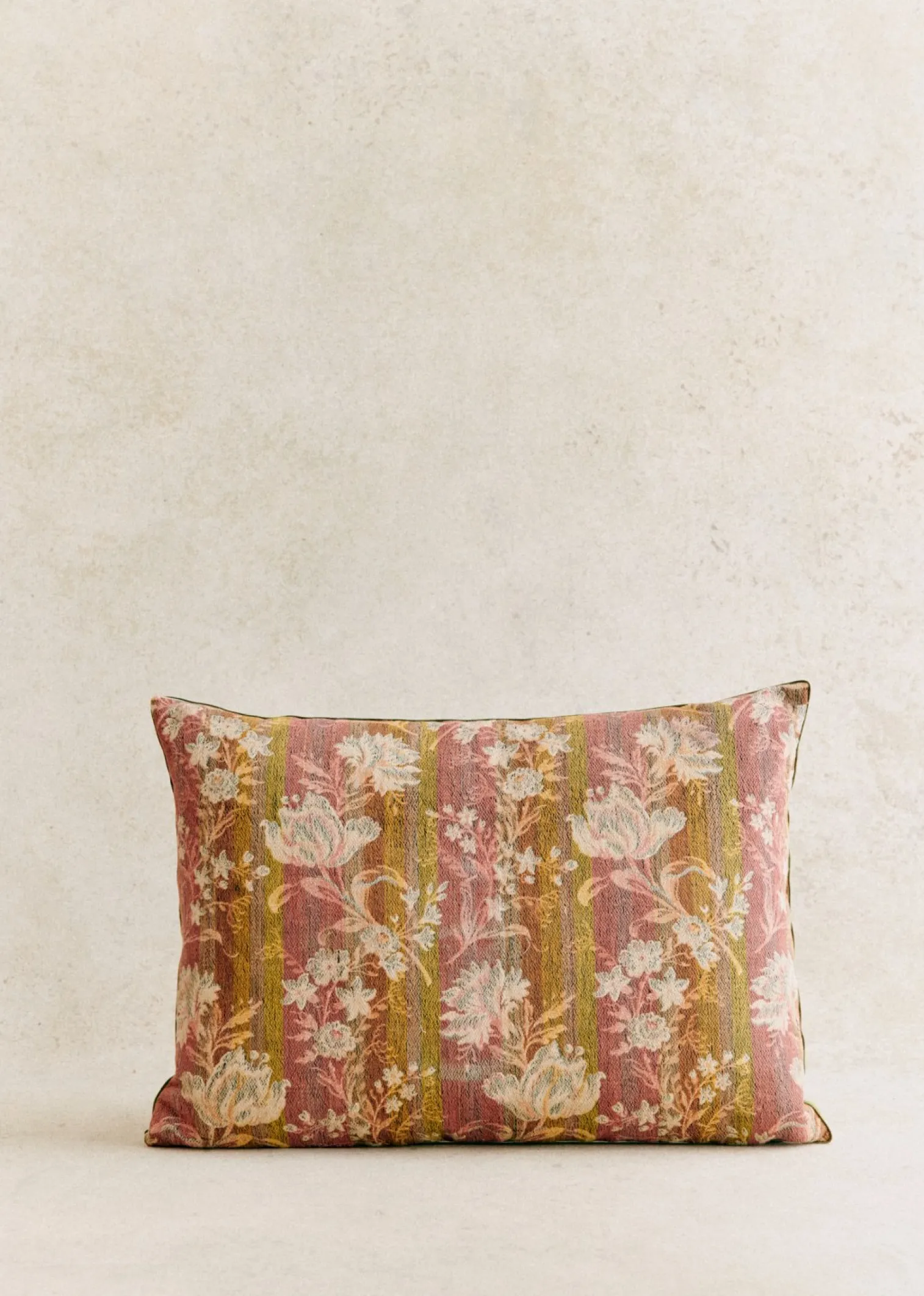 Sezane Coussin Vintage - Très Grand Modèle- La Sélection Vintage | Les Tissus