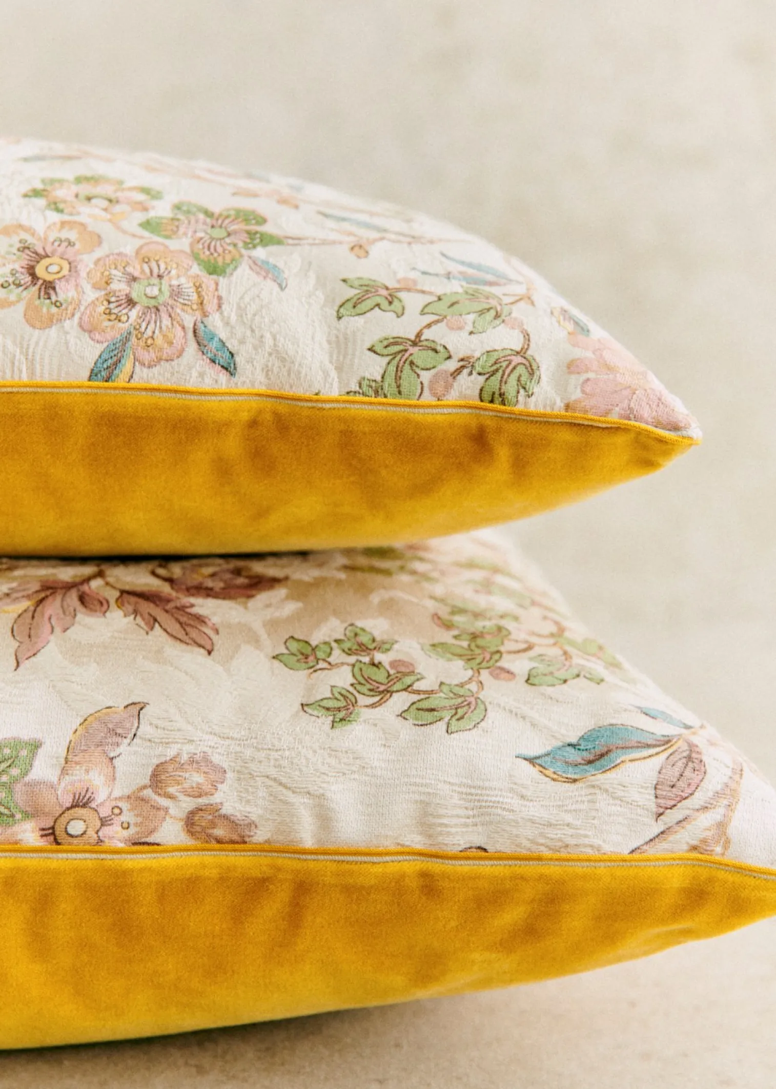 Sezane Coussin Vintage - Très Grand Modèle- La Sélection Vintage | Les Tissus
