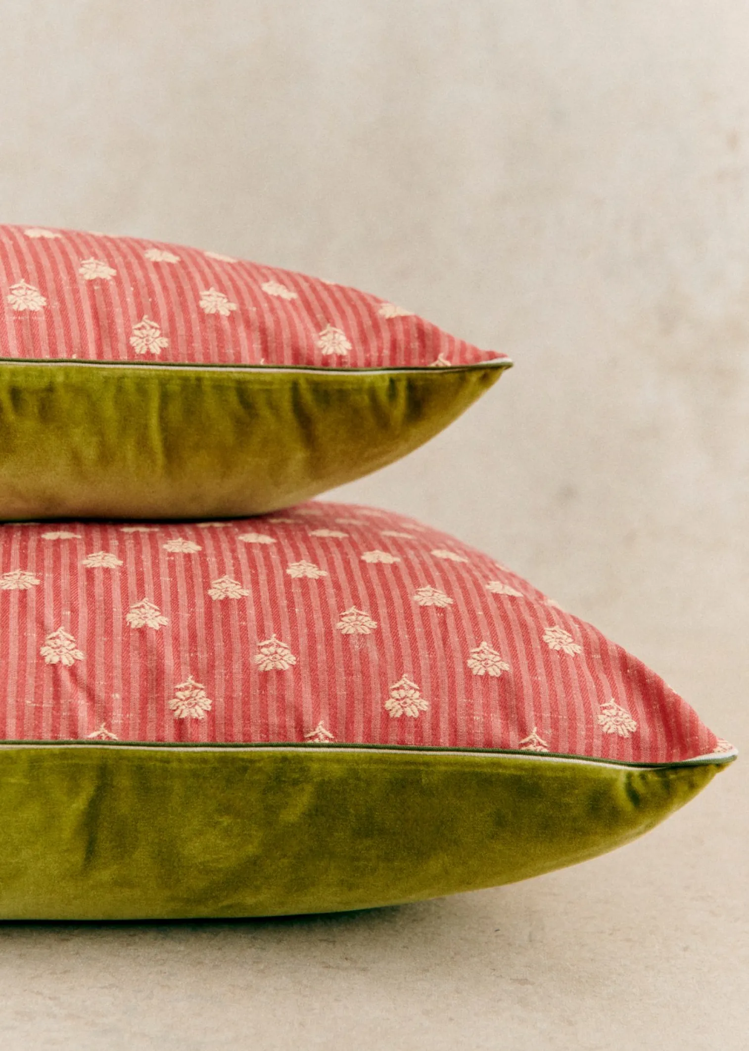 Sezane Coussin Vintage - Très Grand Modèle- La Sélection Vintage | Les Tissus