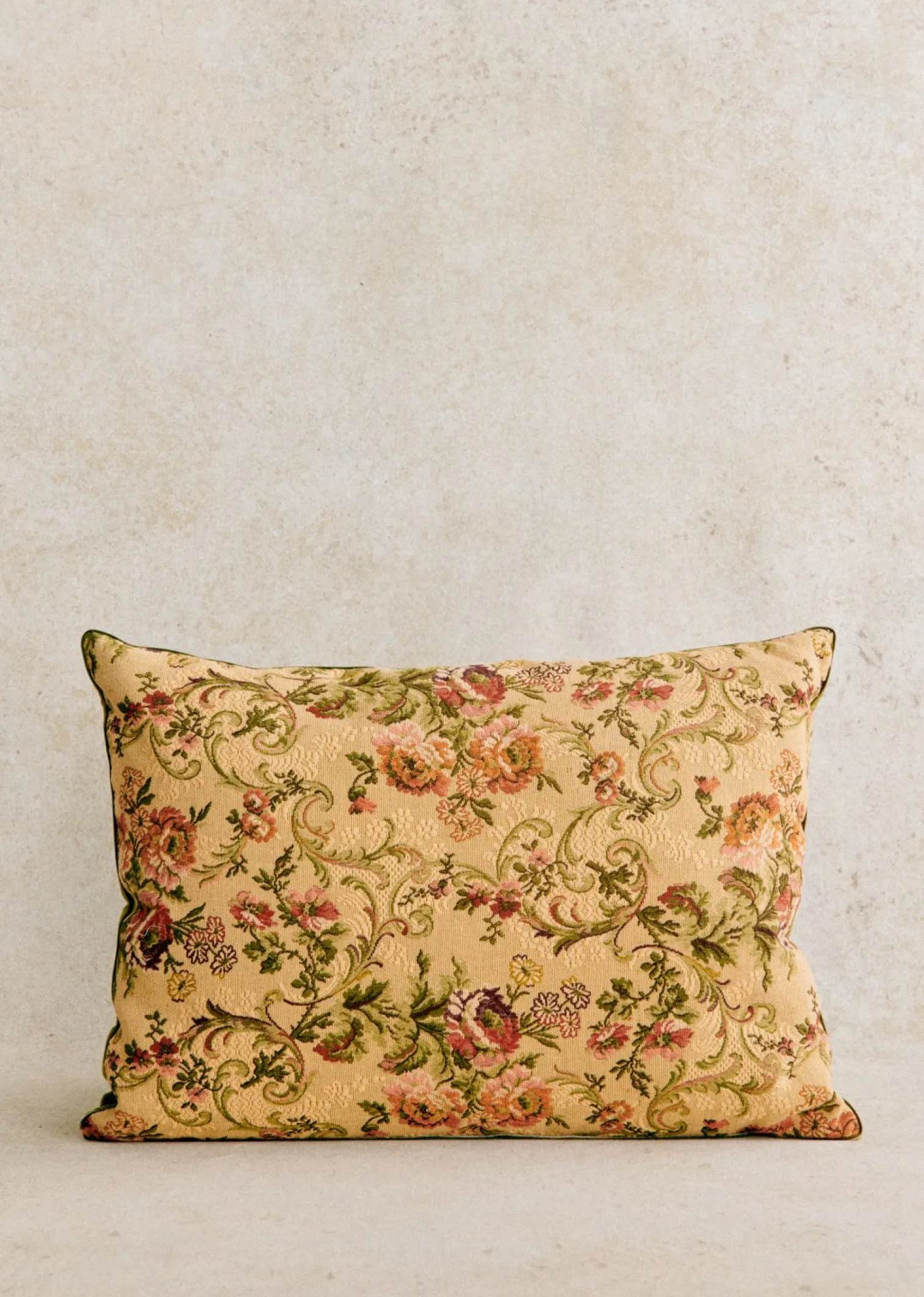 Sezane Coussin Vintage - Très Grand Modèle- La Sélection Vintage | Les Tissus