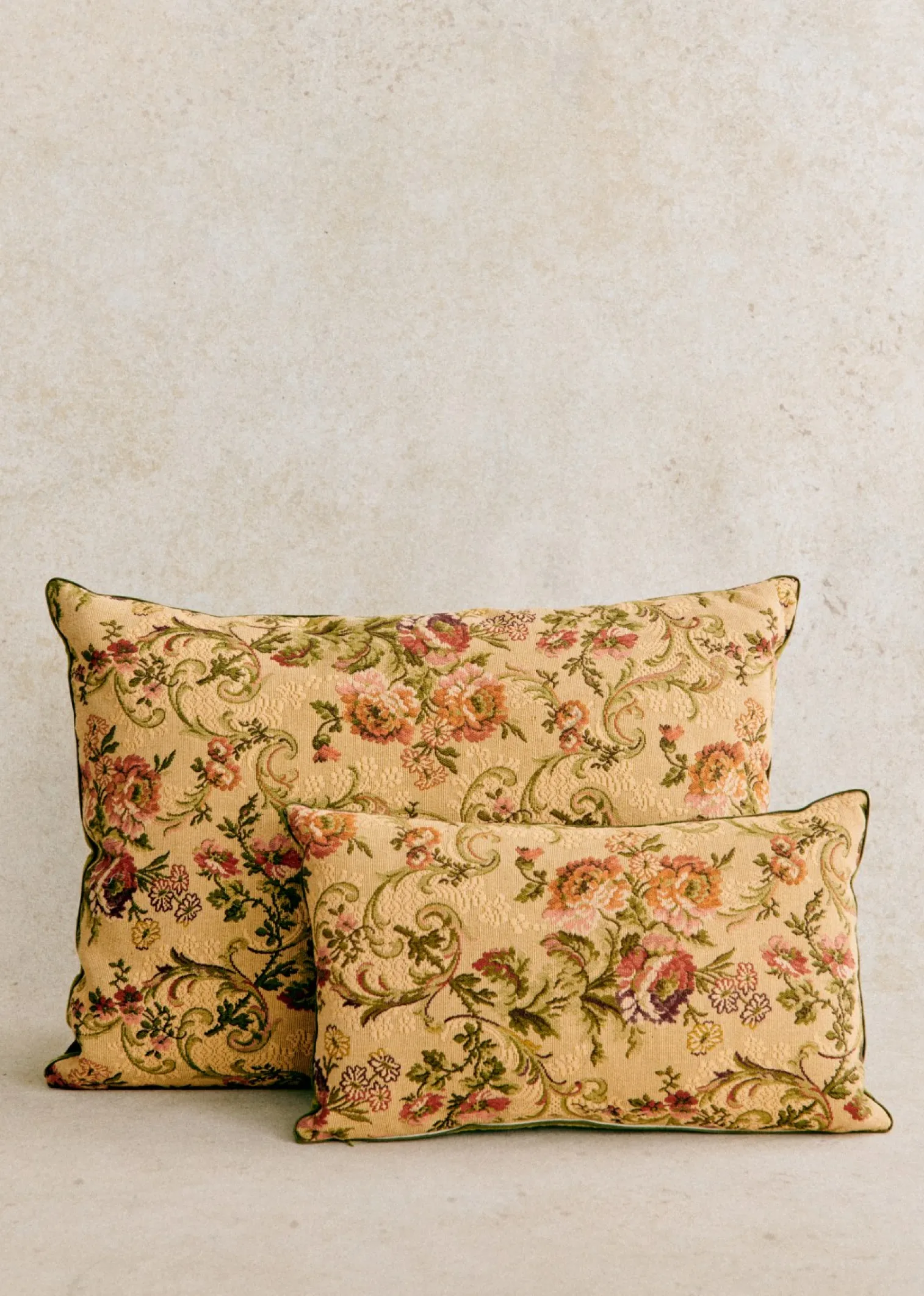Sezane Coussin Vintage - Très Grand Modèle- La Sélection Vintage | Les Tissus