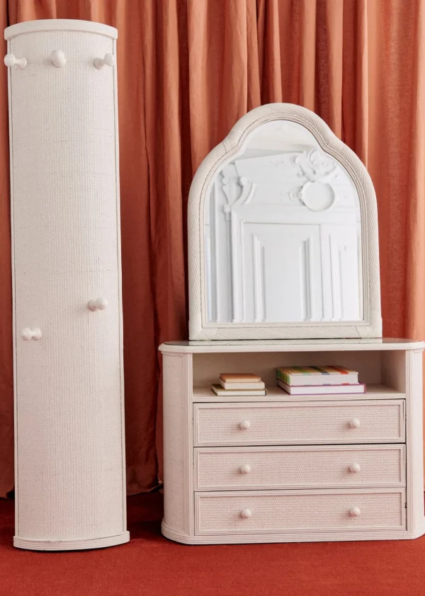 Sezane Ensemble De Chambre Vintage En :  porte Manteau, Commode Et Miroir- La Sélection Vintage