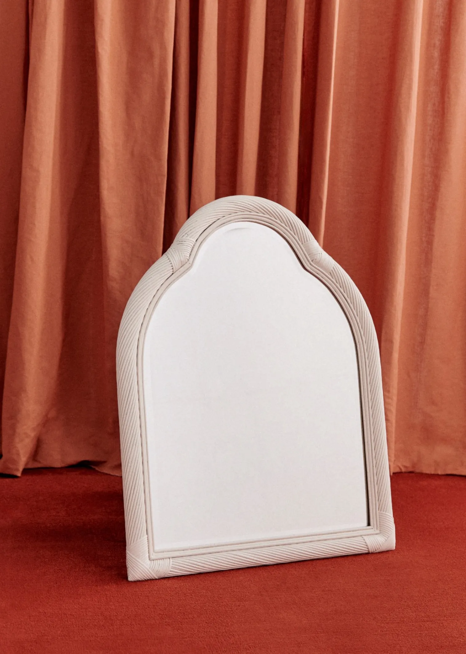 Sezane Ensemble De Chambre Vintage En :  porte Manteau, Commode Et Miroir- La Sélection Vintage