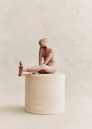 Sezane Sculpture Guénolée Courcoux - Femme Jambes Allongées Grand Modèle- Les Invités